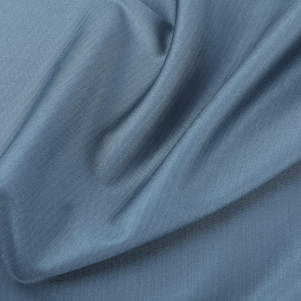 Meaisín nite síoda le taobhach dúbailte Jacquard breathable agus fabraic síoda éadaigh atá neamhdhíobhálach don chomhshaol